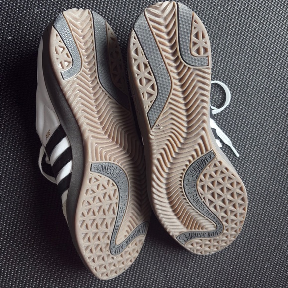 Adidas Puig Samba Shoes - Picture 3 of 4